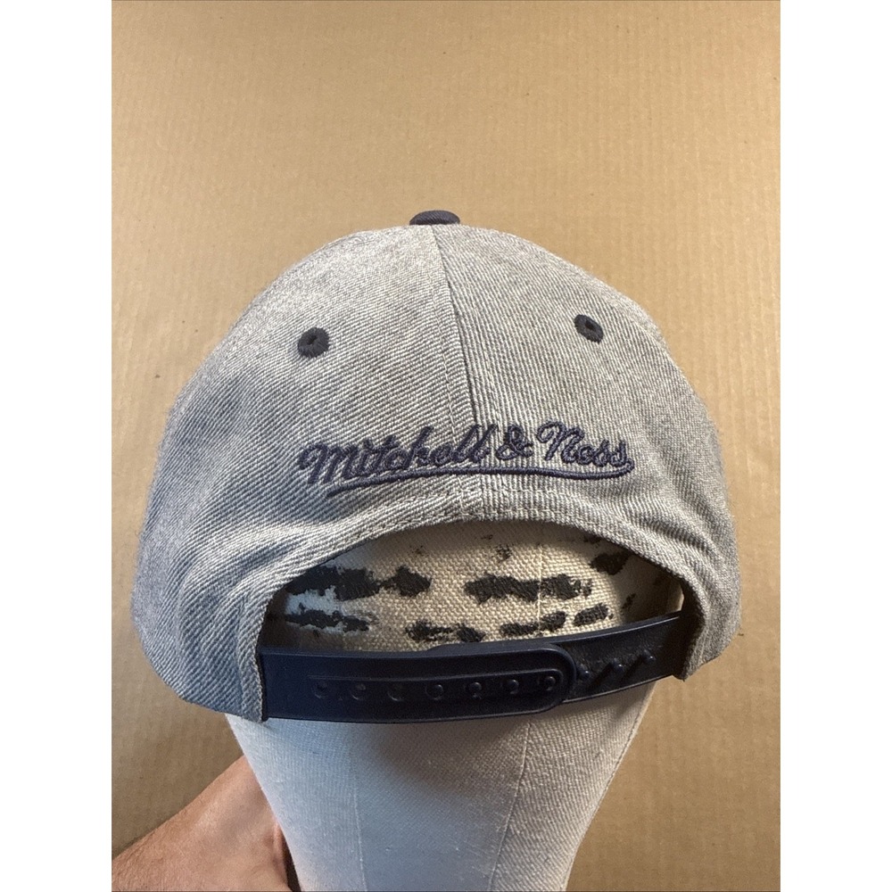 Mitchell & Ness • Washington Wizards NBA Blue Logo Snapback Hat - Picture 4 of 8